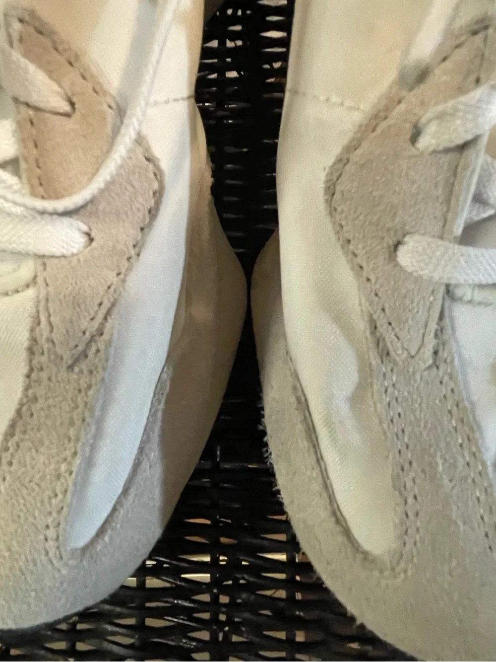 Women’s NB Casual Lace-Up Sneaker in Crème and Black. Size 7